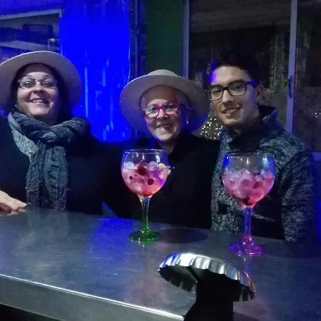 Hostal Escucha 2* Escucha