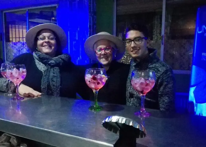 Hostal Escucha 2* Escucha